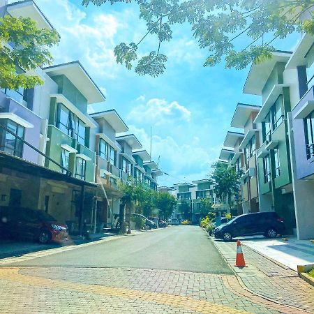 Aloha Guest House - 1 Male Only Tangerang Exterior photo