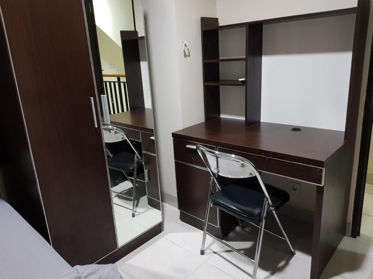 Aloha Guest House - 1 Male Only Tangerang Exterior photo