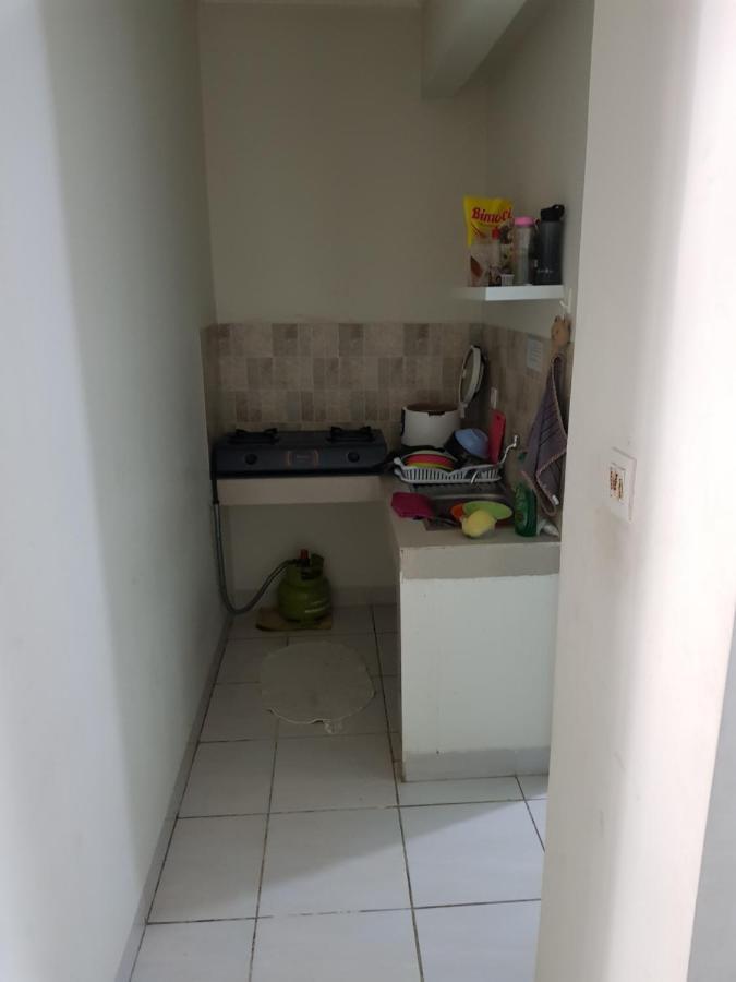 Aloha Guest House - 1 Male Only Tangerang Exterior photo