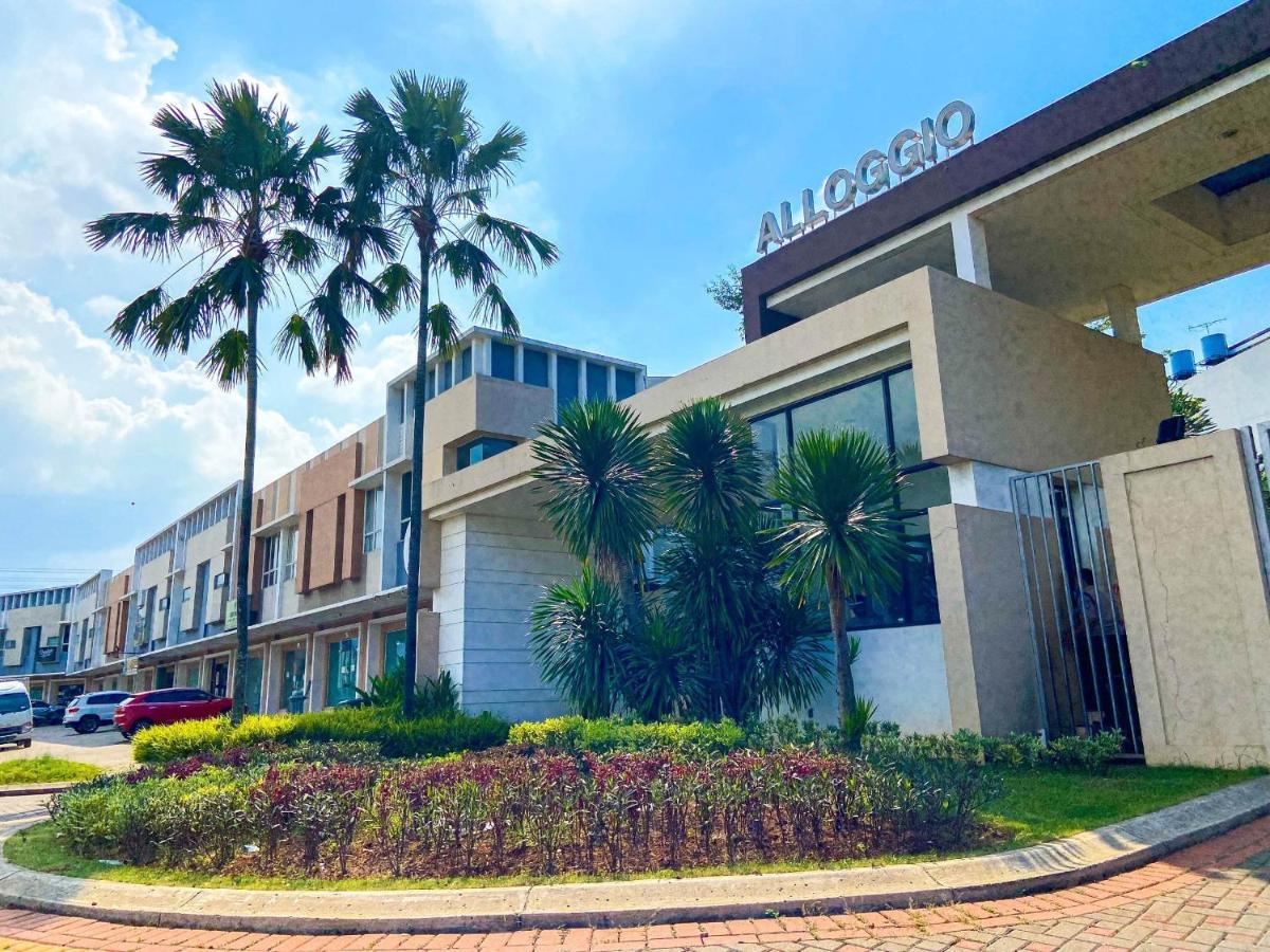 Aloha Guest House - 1 Male Only Tangerang Exterior photo